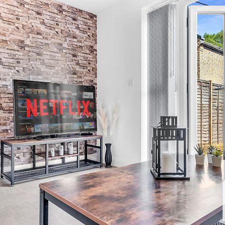 Beautiful 5 Bedroom Home In The City Centre With Gated Parking Birmingham Esterno foto